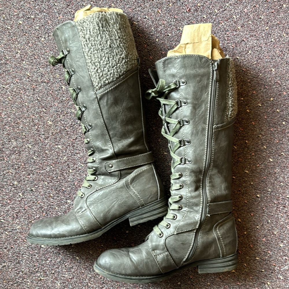 Winter boots - knee-high zip-up women's boots, size 41 (US size 11)